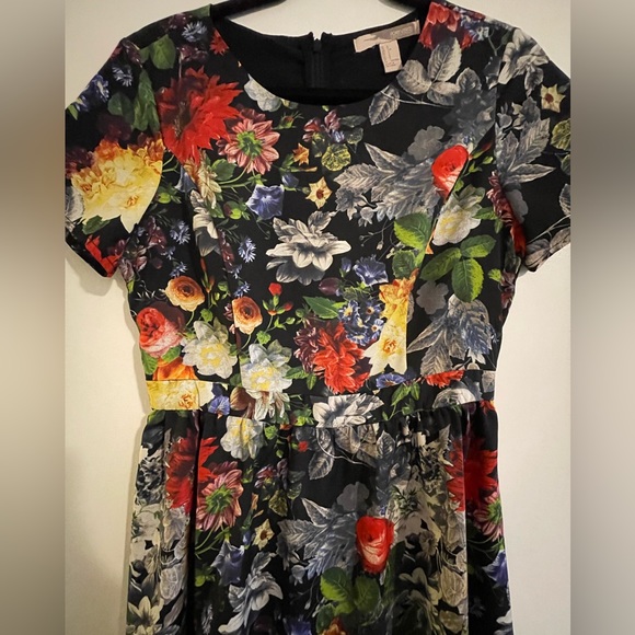 Floral Knee Length Dress - Picture 4 of 6